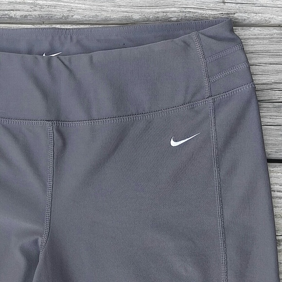 Nike Dry-Fit Spandex Capris - Picture 2 of 8